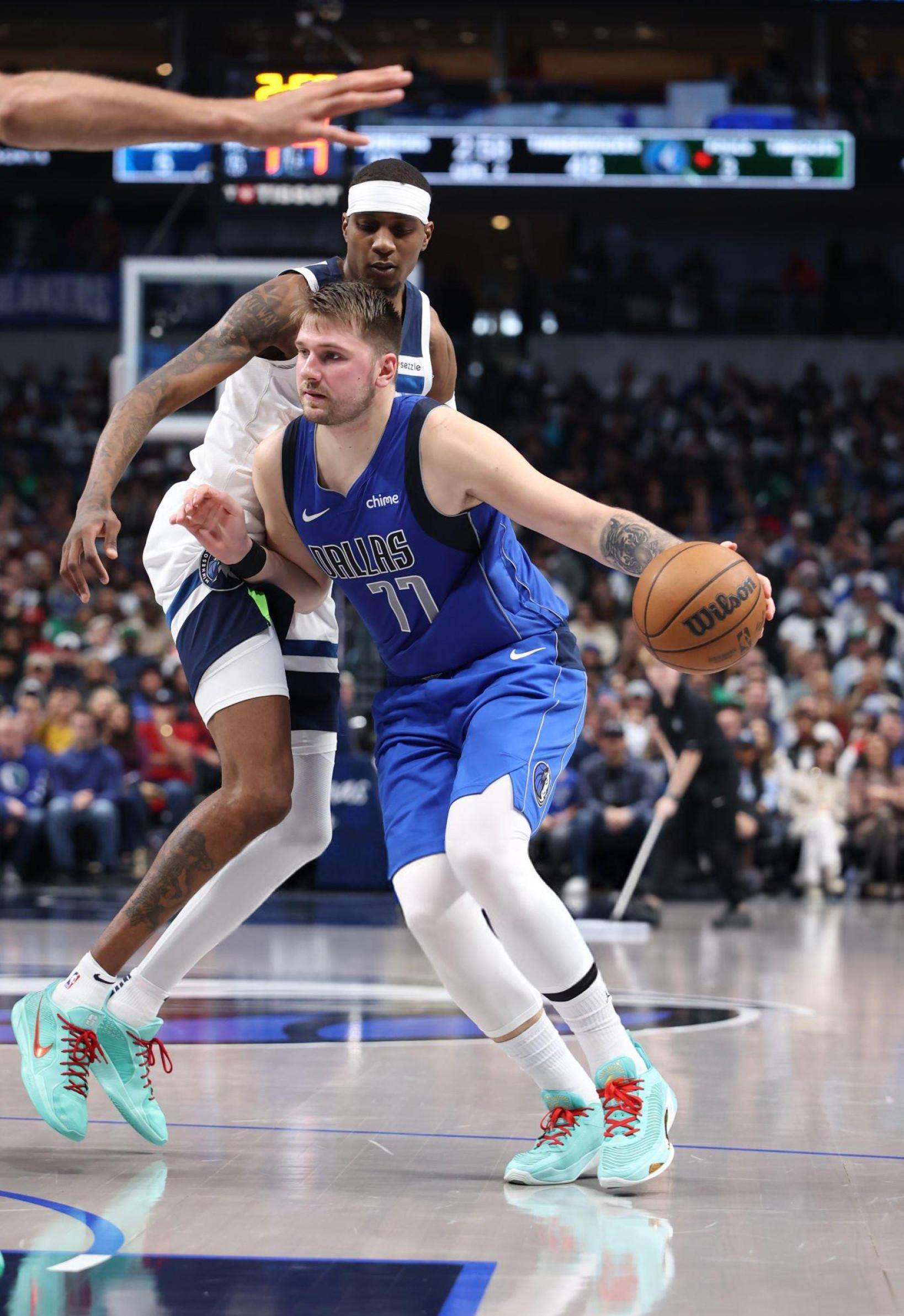 包含西蒙斯爆发新星，东契奇刷新纪录，刷新队史纪录球队迎来希望！的词条