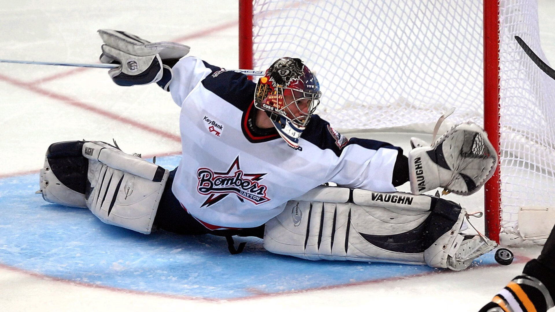 莱万多夫斯基回归赛场，连败首场状态亮眼，G2观众沸腾！